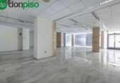 Local comercial
en venda
amb 240m² a Granada, a la zona de Villarejo, Calle Nécora foto