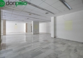 Local comercial
en venda
amb 240m² a Granada, a la zona de Villarejo, Calle Nécora foto
