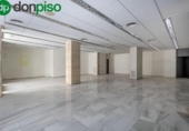Local comercial
en venda
amb 240m² a Granada, a la zona de Villarejo, Calle Nécora foto