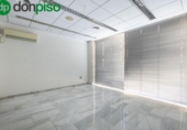 Local comercial
en venda
amb 240m² a Granada, a la zona de Villarejo, Calle Nécora foto