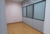 Local comercial en venta con 100m² en Madrid, en la zona de Las Águilas, calle rafael finat, 28044 foto
