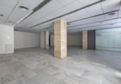 Local comercial en venta con 240m² en Granada, en la zona de Las Torres, Carretera de Málaga foto