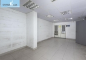 Local comercial
en venda
amb 240m² a Granada, a la zona de La Chana, Calle Antonia Merce foto