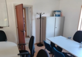 Oficina en alquiler con 145m² en Oviedo foto