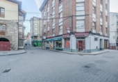 Local comercial en alquiler con 18m² en Pola de Lena, Calle Del Este, 1 foto