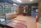 Local comercial en alquiler con 90m² en Pola de Lena foto