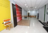 Local comercial en venta con 100m² en Denia foto