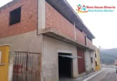 Local comercial en venta con 300m² en Fines foto