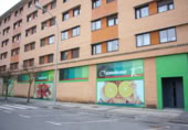 Local comercial en venta en Pamplona, en la zona de Rochapea, Calle de Nazario Carriquiri foto