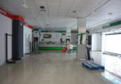 Local comercial en venta en Pamplona, en la zona de Rochapea, Calle de Nazario Carriquiri foto