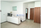 106m² commercial premises for sale in Camas, photo