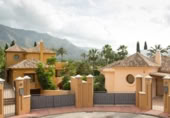 1737m² hotel for sale in Marbella, photo