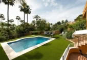 1737m² hotel for sale in Marbella, photo
