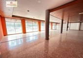 590m² commercial premises for rent in Elche, photo