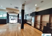 175m² locaux commerciaux pour vente à Pampelune, photo