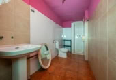 200m² commercial premises for sale in Granada, photo