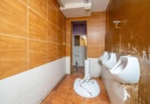 200m² commercial premises for sale in Granada, photo