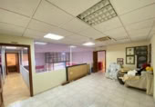 625m² entrepôt pour vente à Badajoz, photo