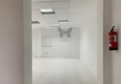 Local comercial en alquiler con 91m² en Oviedo foto