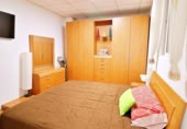 325m² building residential for sale in Elche, photo