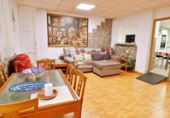 325m² building residential for sale in Elche, photo