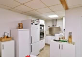 325m² building residential for sale in Elche, photo