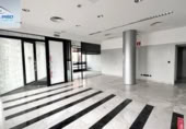 Local comercial
en venda
amb 396m² a Escalante foto