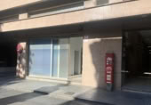 Local comercial en alquiler con 121m² en Granada foto
