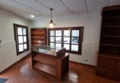 55m² hair salon for sale in Langreo, photo