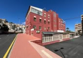 Local comercial en venta con 300m² en Torrevieja foto