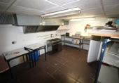 Bar en venta con 85m² en Alicante foto
