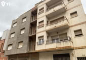Edificio en venta en Tarrasa foto