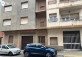 Edificio en venta en Tarrasa foto