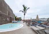 Edificio en venta con 7600m² en Mogán, Calle Tenerife foto