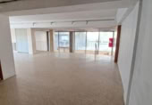 Local comercial en venta con 230m² en Sabiñánigo foto