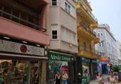 Local comercial en venta con 75m² en Calella, Carrer Amadeu foto