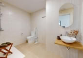 41m² offices for sale in Valencia, in the area of l'Hort de Senabre, Avenida Primero de Mayo photo