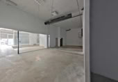 495m² commercial premises for sale in Mataró, Passatge Mas Sant Jordi photo