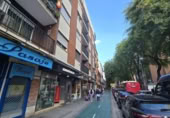 Local comercial en alquiler con 172m² en Sevilla, en la zona de Barrio León foto