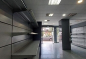 200m² locaux commerciaux pour vente à Cordoue, dans le quartier de Soleil, Calle de Alcalá photo