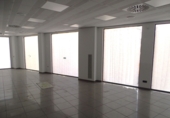 171m² locaux commerciaux pour vente à Dos Hermanas, Avenida REYES CATOLICOS, 105 photo