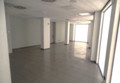 171m² locaux commerciaux pour vente à Dos Hermanas, Avenida REYES CATOLICOS, 105 photo