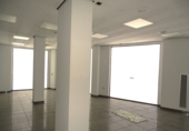 171m² locaux commerciaux pour vente à Dos Hermanas, Avenida REYES CATOLICOS, 105 photo