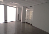 171m² locaux commerciaux pour vente à Dos Hermanas, Avenida REYES CATOLICOS, 105 photo