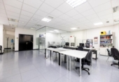 281m² warehouse industrial for sale in Madrid, in the area of Delights, Calle de Tomás Bretón photo