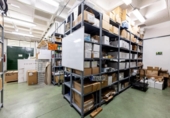 281m² warehouse industrial for sale in Madrid, in the area of Delights, Calle de Tomás Bretón photo