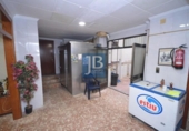 151m² commercial premises for sale in Játiva, Avenida de la República Argentina photo
