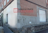 240m² commercial premises for sale in Campo Real, Calle Lope de Vega photo