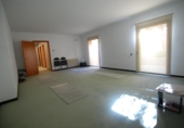 140m² commercial premises for sale in Granollers, Plaça de Josep Maluquer i Salvador photo