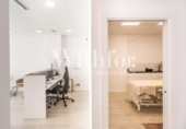 119m² commercial premises for sale in Barcelona, in the area of the Ancient Left of the Eixample, Carrer del Comte Borrell photo